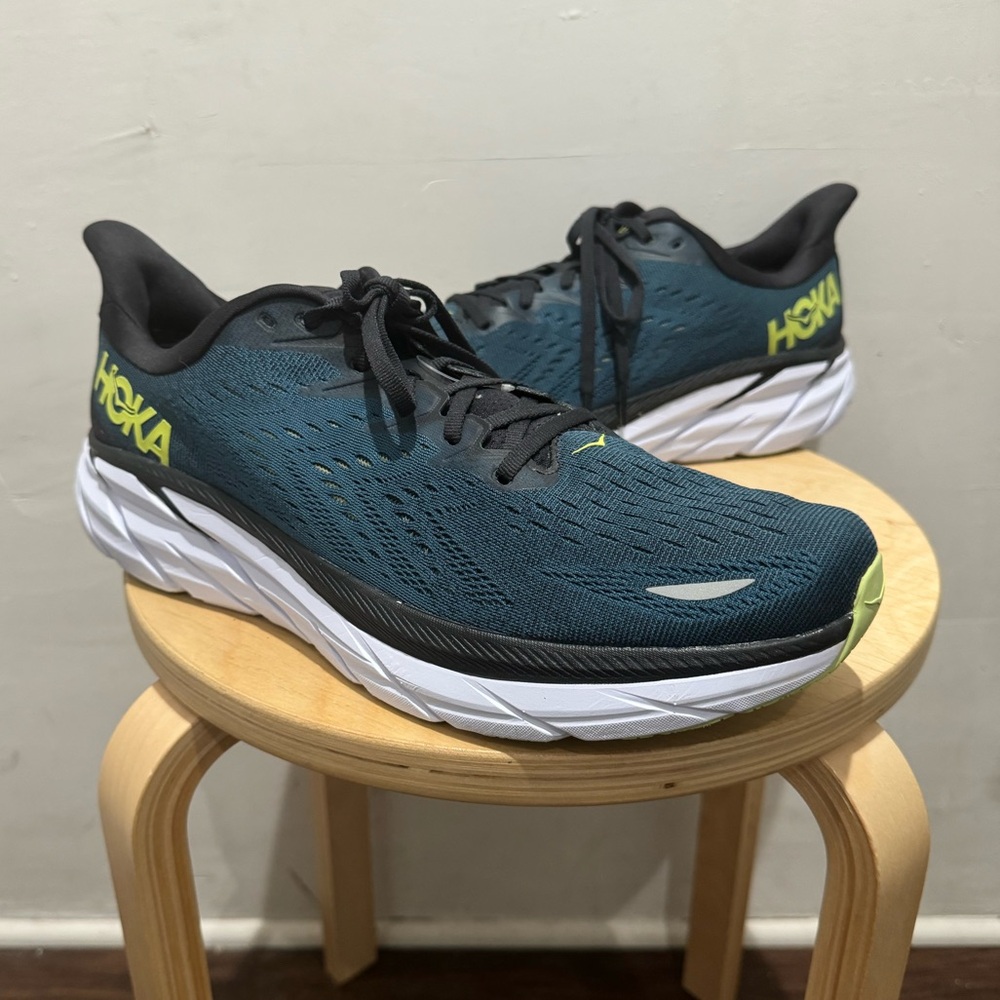 Hoka One One Clifton 8 Blue Coral Butterfly Men’s Size 12.5D